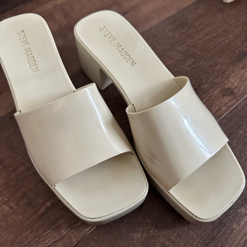 Steve Madden Harlin Heel in Bone size 8